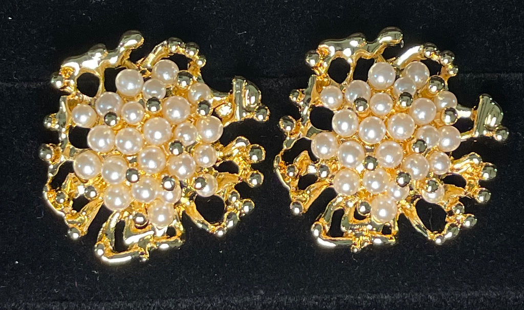 PerlitasDorada Studs